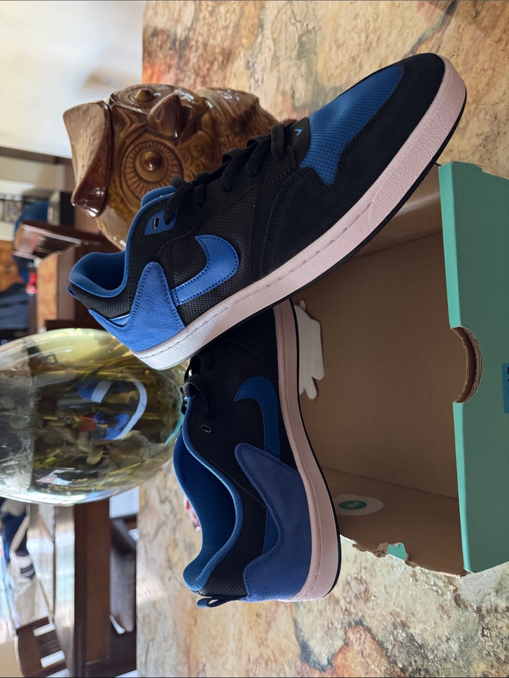 Nike Men's Black and Royal Blue Low-Top Sneakers